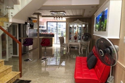BÁN NHÀ 3 Tầng CHÍNH CHỦ KHU ĐẢO 1 HOÀ XUÂN đường Ngô Huy Diễn - Vị TRÍ GẦN CẦU HOÀ XUÂN 