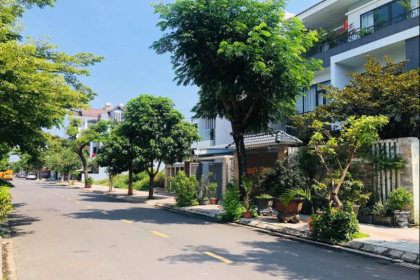 CẦN BÁN LÔ ĐẤT ĐƯỜNG THÔNG PHẠM XUÂN ẨN - hướng đông bắc , sạch đẹp
