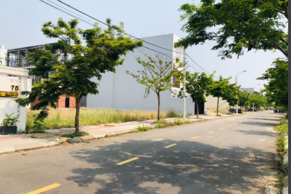 CHÍNH CHỦ CẦN BÁN LÔ ĐẤT ĐƯỜNG HUỲNH NGỌC ĐỦ, KẸP GIỮA 2 NHÀ GẦN CẦU NGUYỄN TRI PHƯƠNG, HÒA XUÂN, CẨM LỆ, ĐÀ NẴNG
