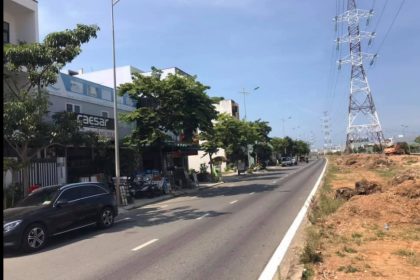 Chính chủ thiện chí bán lô đất điện âm NHX qua cầu trung Lương hướng Đông Nam Cực đẹp
