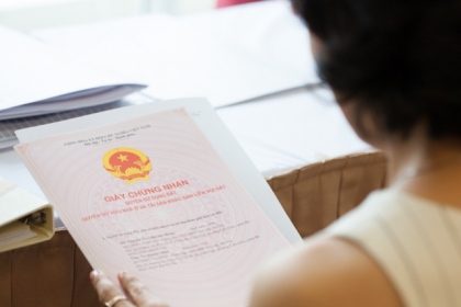Sổ hồng chung là gì? Rủi ro khi mua nhà sổ hồng chung