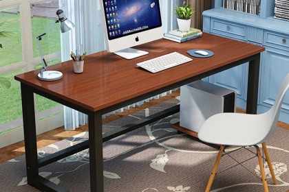 Vị trí tốt nhất để đặt điện thoại, máy tính trên bàn làm việc