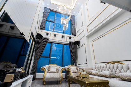Căn hộ Duplex nguy nga hàng tỷ đồng của anh chàng Hữu Công