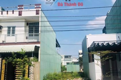 BÁN LÔ ĐẤT KẸP CỐNG ĐƯỜNG LỖ GIÁNG 23 - CẨM LỆ - HOÀ XUÂN