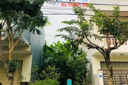 BÁN ĐẤT ĐƯỜNG TRẦN THÚC NHẪN HƯỚNG ĐÔNG BẮC SONG SONG ĐƯỜNG LỚN VÕ CHÍ CÔNG