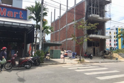 BÁN THÁI VĂN LUNG ( B1.127 LÔ 25 ) SÁT WINMART THUỘC KST HÒA XUÂN LH 0934810516