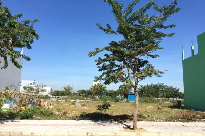 bán lô đất đường thái văn lung,sát cầu hòa xuân
