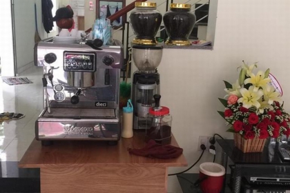 bán nhà 2 Mt gần chợ Hòa Xuân , Giá nét