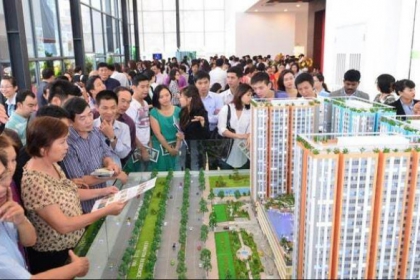 Có nhiều người “cất tiền” chờ Covid mới mua nhà