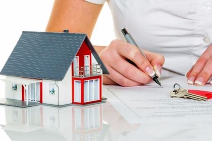 Được đứng tên sổ đỏ một mình sau khi kết hôn?