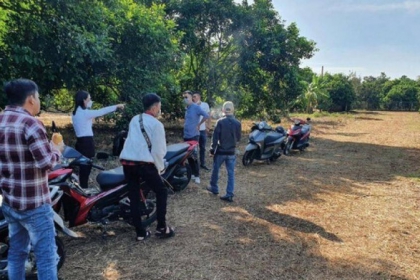 Theo chân giới đầu tư đi “săn” đất