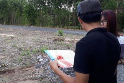 Tiền đổ vào đất: Chọn hàng gì để tránh “đu đỉnh”?