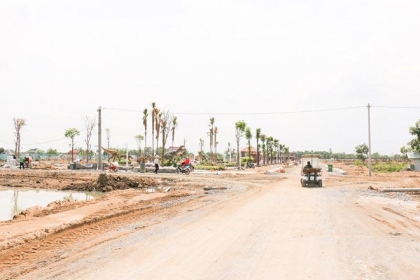 VÌ SAO ĐẤT Ế?