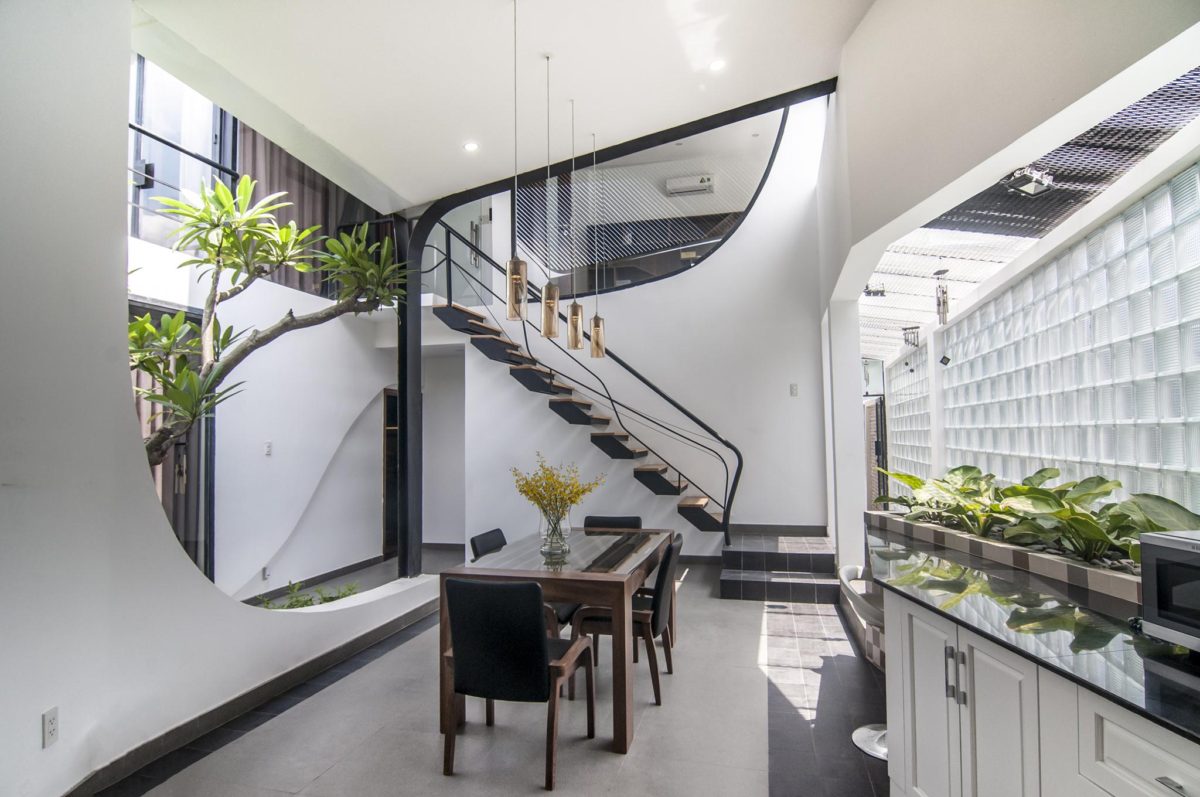Một căn bếp thóp hậu