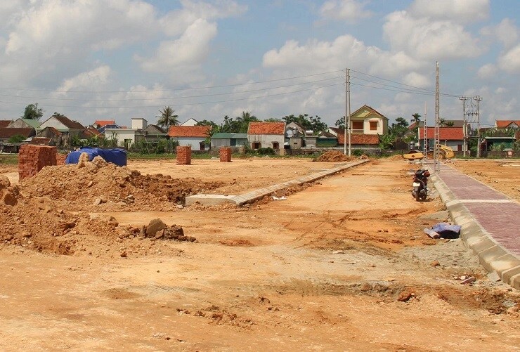 Loạt nhà đầu tư bán tháo đất nền, đã nên xuống tiền lúc này?