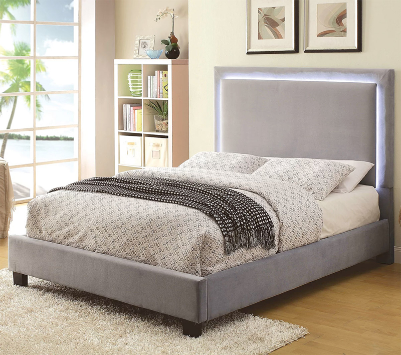 Dải đèn LED gắn đầu giường càng làm tăng thêm vẻ đẹp cho phòng ngủ. giường tích hợp đèn